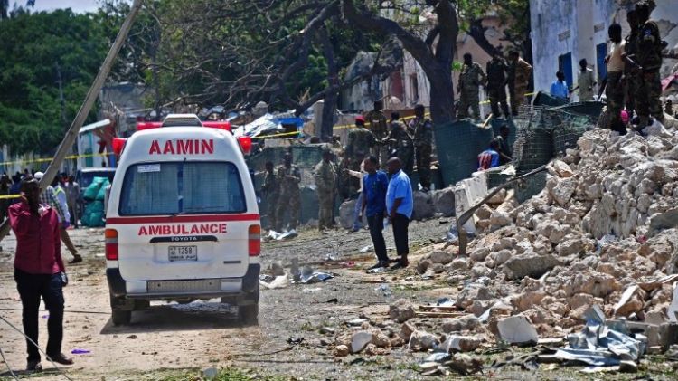 Suicide car bomb explodes at checkpoint in Mogadishu