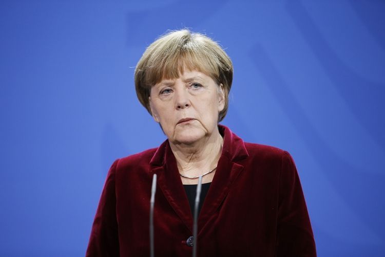 Merkel miqrantlara qarşı qanunvericiliyin sərtləşdirilməsinə çağırıb