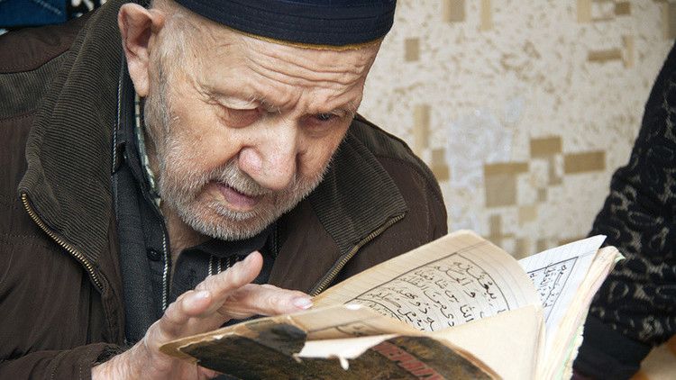 حفظ القرآن عن ظهر قلب وامتد عمره 120 عاما!
