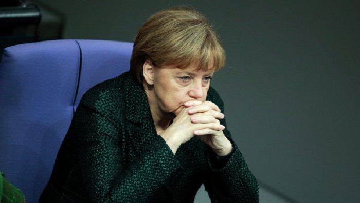 Merkel kansler postuna rəsmən namizəd oldu
