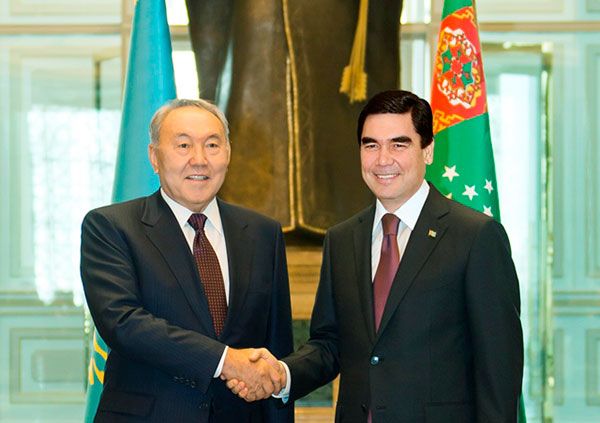 Nazarbayev invites Turkmen President to Kazakhstan