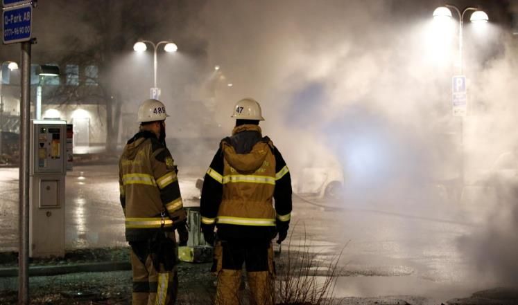 مجهولون يشعلون النيران بمركز إسلامي بالسويد