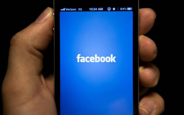 Facebook down: App kicks users out of their accounts and doesn't let them back in