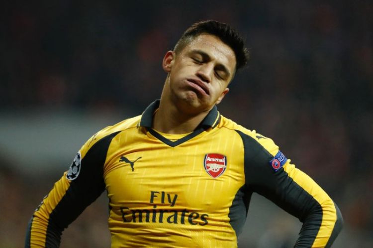 Alexis Sanchez trains after Arsenal bust-up reports