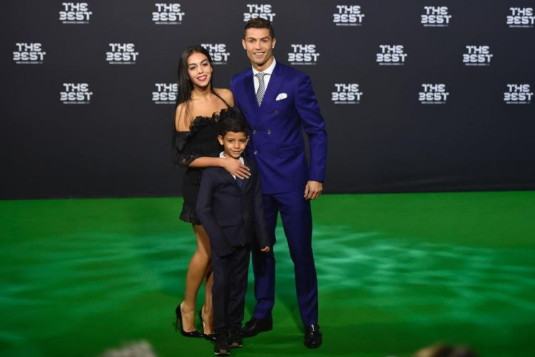 Cristiano Ronaldo to be the dad of twins