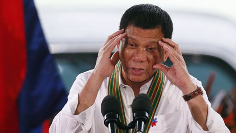 Filippində prezidentin impiçmenti tələb olunub
