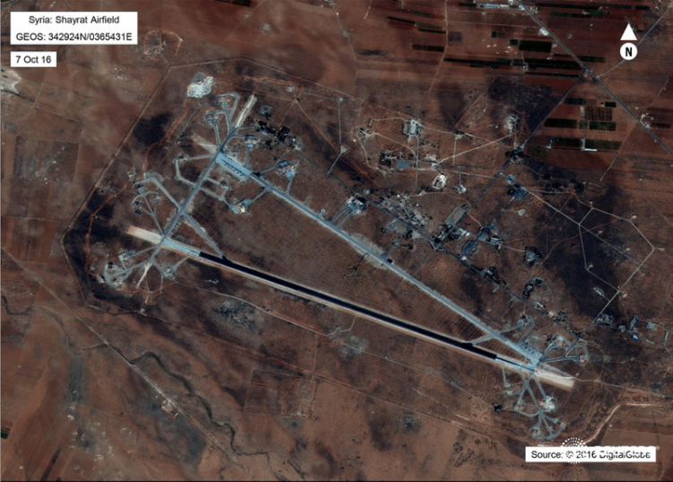 الولايات المتحدة تستهدف مطارا عسكريا سوريا بـ 59 صاروخا من طراز توماهوك
