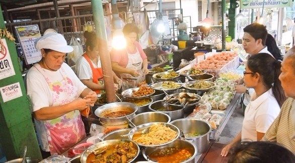 بانكوك تخطط لمنع أطعمة الشوارع بحلول نهاية 2017