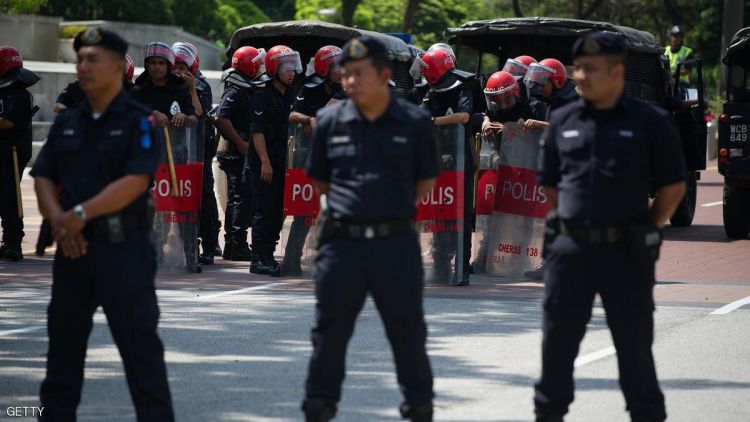 ماليزيا توقف تركيين بسبب "تهديدات أمنية"