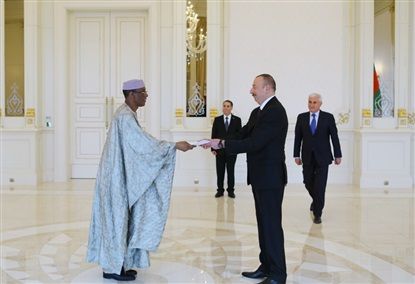 الرئيس الأذربيجاني يتسلم أوراق اعتماد السفير الجديد لجمهورية مالي