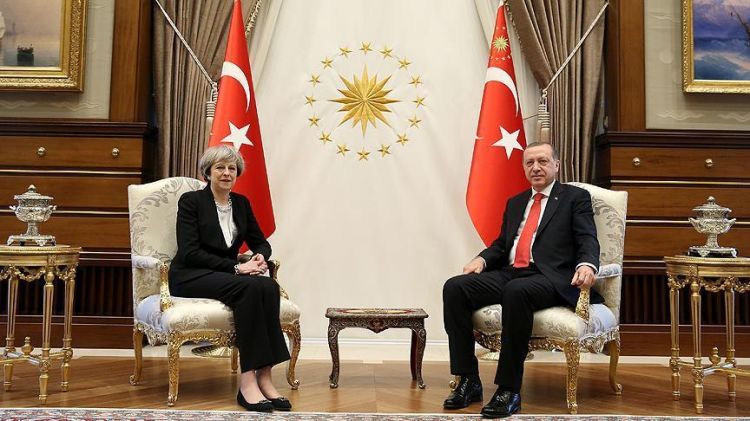 أردوغان يبحث مع "ماي" العلاقات الثنائية والقضايا الإقليمية