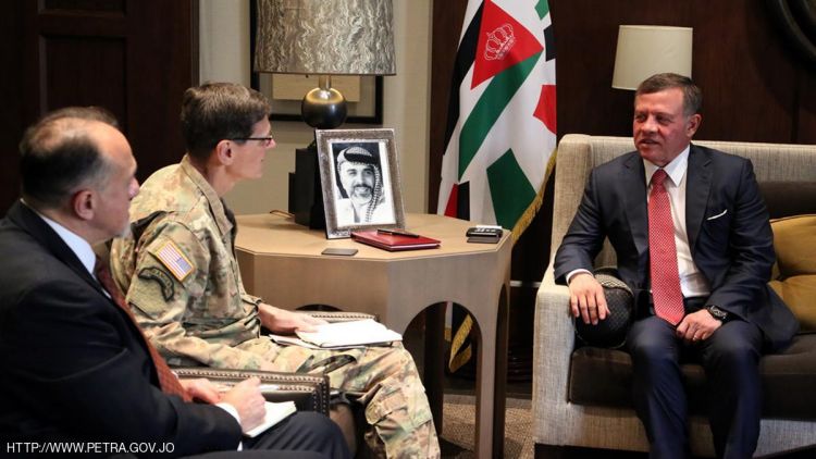 العاهل الأردني يلتقي قائد القيادة المركزية الأميركية