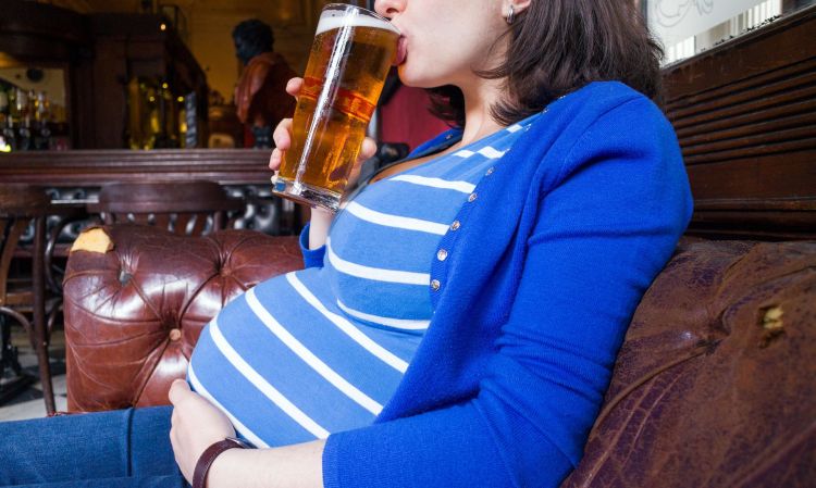 Warning pregnant women over dangers of alcohol goes too far, experts say