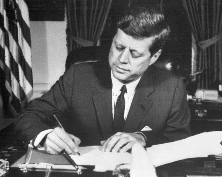 Джон Кеннеди: 100 лет после рождения легенды