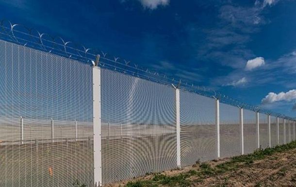 Литва начала строить забор на границе с РФ