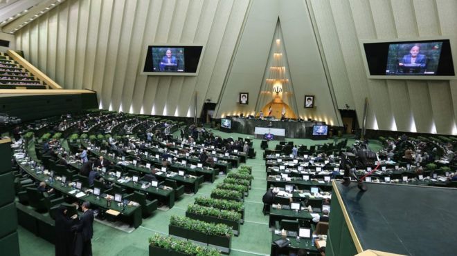 إطلاق نار في أروقة مجلس الشورى في إيران