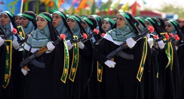 بالصور...تعرف على جيش "النينجا" المكون من فتيات إيرانيات