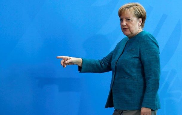 Меркель раскритиковала новые санкции против России