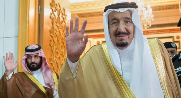 القصر السعودي يطلق أولى قذائف "تحت الحزام"