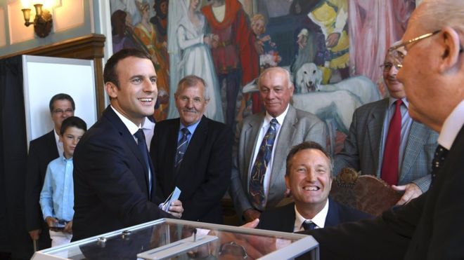 حزب الرئيس الفرنسي ماكرون يحقق أغلبية مريحة في البرلمان