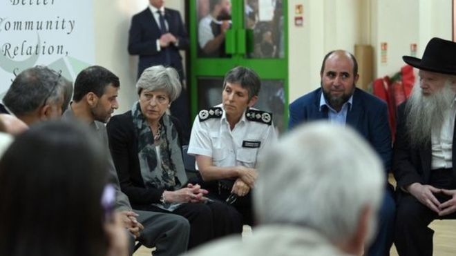 :هجوم فينسبري بارك رئيسة الوزراء البريطانية تيريزا ماي تدين "الاعتداء الإرهابي المقزز"