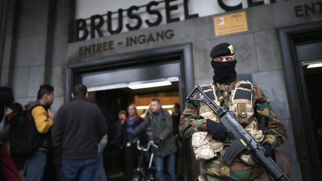 Военные на вокзале в Брюсселе обезвредили подозреваемого смертника