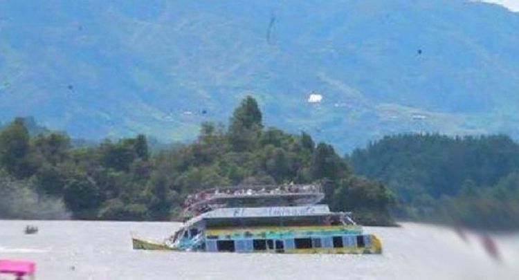 В Колумбии затонуло судно с туристами, есть жертвы