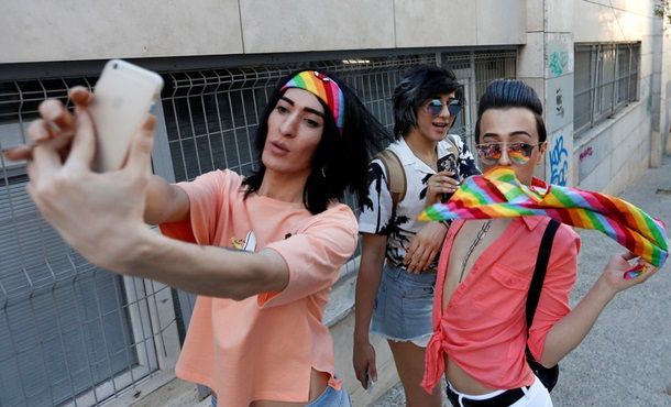 В Стамбуле полиция разогнала участников марша ЛГБТ