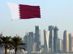 الدوحة تهرب من مطالب الحل إلى "عسكرة" الأزمة