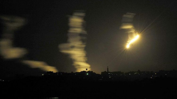 سلاح الجو الإسرائيلي يشن ثلاث غارات على قطاع غزة