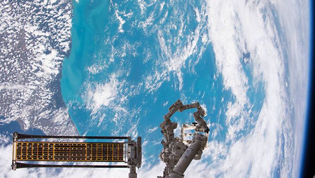 НАСА сбросило развертываемую солнечную батарею с МКС