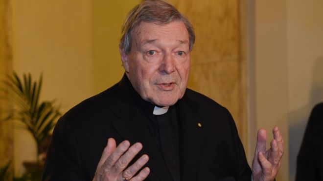Казначей Ватикана обвинен в развратных действиях в Австралии
