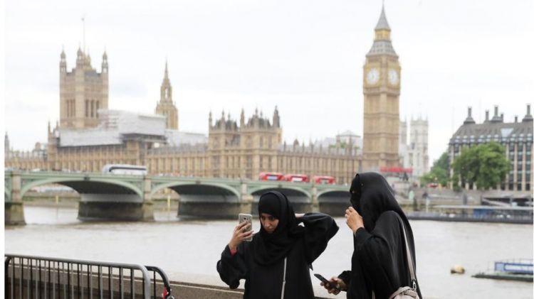 Молодые мусульмане в Британии - агрессоры или жертвы?