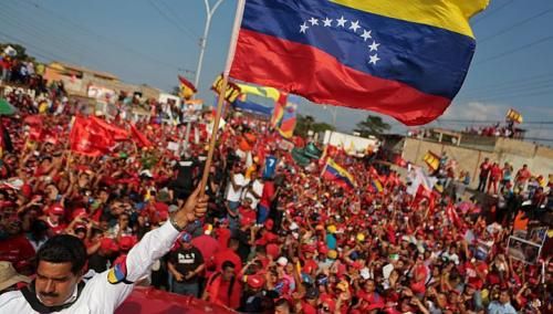 مواجهات في البرلمان الفنزويلي ومحاصرة نواب