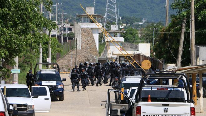 В Мексике 28 человек погибли в массовой драке в тюрьме