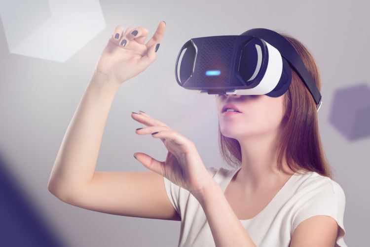 كيف تعمل تقنية الواقع الافتراضي VR؟ وما هي أهم النظارات التي تدعمها؟