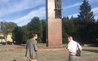 Во Львове демонтируют Монумент Славы