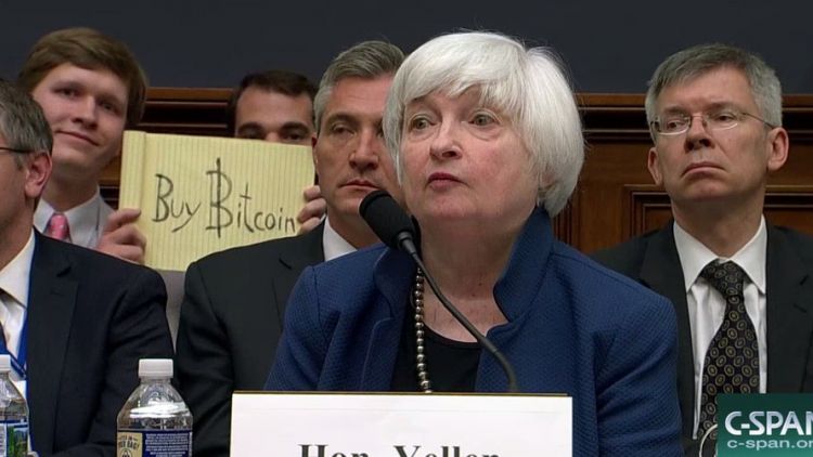 Американец показал табличку «Покупай биткоин» в Конгрессе США и заработал 16 тысяч долларов