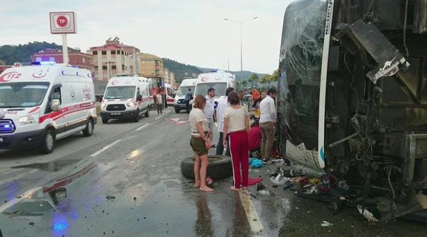 В Турции перевернулся автобус с грузинскими школьниками