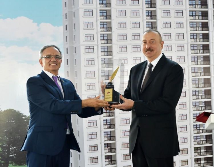 Президенту Азербайджана Ильхаму Алиеву вручена награда «Друг журналистов»