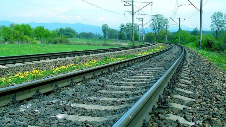 توقيع مذكرة تفاهم لإنشاء خط سكة حديد بين إيران وأفغانستان