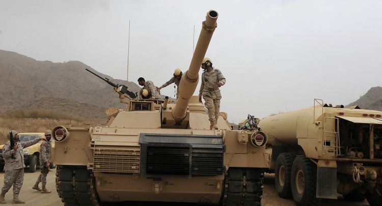 اليمن...الحوثيون يدمرون دبابة إبرامز سعودية بصاروخ موجه