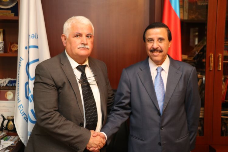 زيارة سفير دولة قطر في أذربيجان لمقر المؤسسة الأورأسيوية  الدولية للصحافة الصور الفتوغرافية