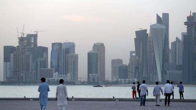 ردود فعل واسعة على قرار منح "الإقامة الدائمة" في قطر