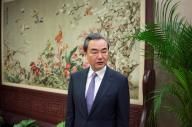 وزير خارجية الصين يقول إنه حث كوريا الشمالية على الالتزام بقرارات الأمم المتحدة