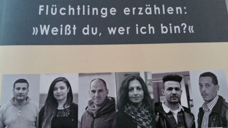 قصص لاجئين عبر العالم بين دفتي كتاب ألماني جديد