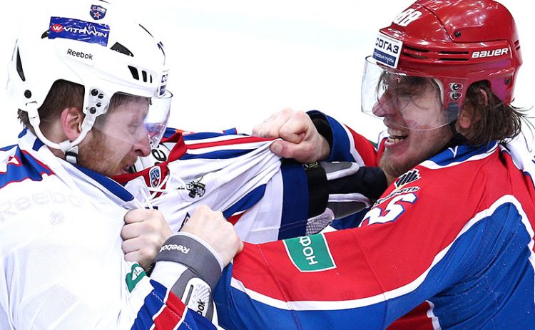 В Сети опубликовано видео массовой драки хоккеистов РФ и Канады