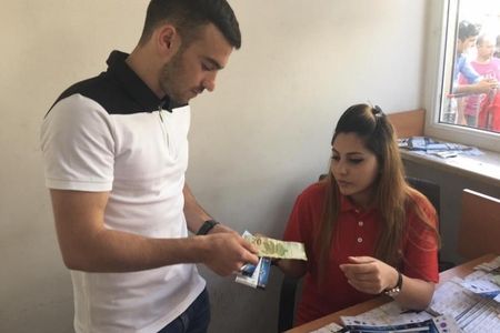 “Qarabağ”ın futbolçusu öz oyunlarına bilet aldı