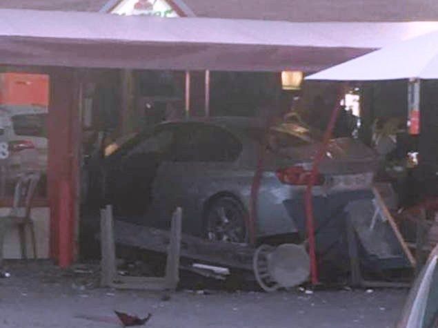 Parisdə avtomobilin restorana çırpılması nəticəsində yaralıların sayı 12-yə çatıb