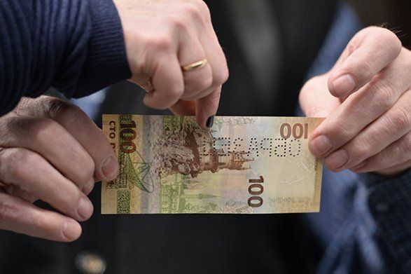 В России появятся пластиковые деньги